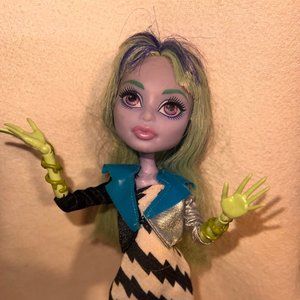 Monster High Doll Twyla First Wave 13 Wishes Purple Doll